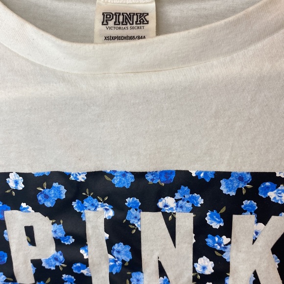 XS PINK VS White top with floral logo - Picture 2 of 3